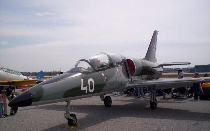 An Aero L-39 jet trainer