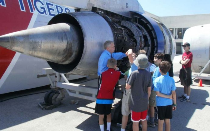 Exploring 747 engine