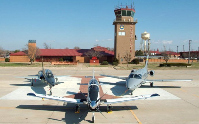 From left: A T-38 Talon