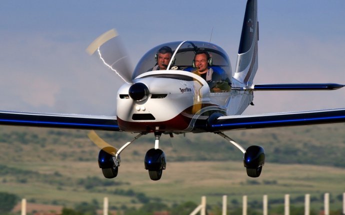 Learn to Fly Light Sport Aircraft | St. Charles Flying Service