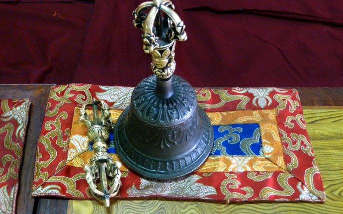 Nepal - Kathmandu - Temple Bell And Vajra