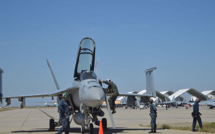 Weapons School holds airborne