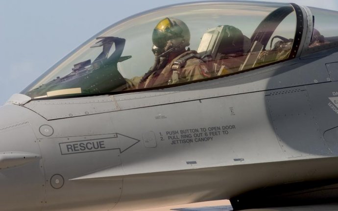 Steps to becoming a fighter pilot