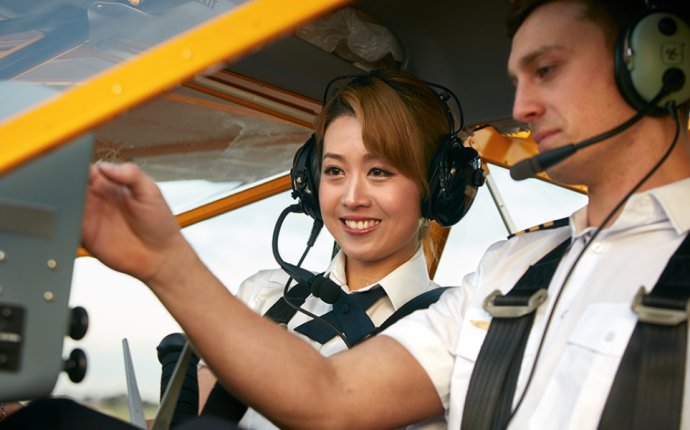 Steps to becoming a commercial pilot